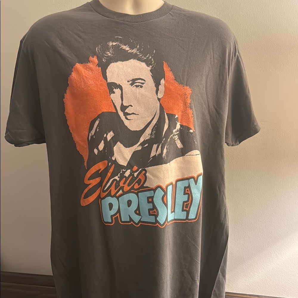 Elvis Presley Graphic T-Shirt - Gray